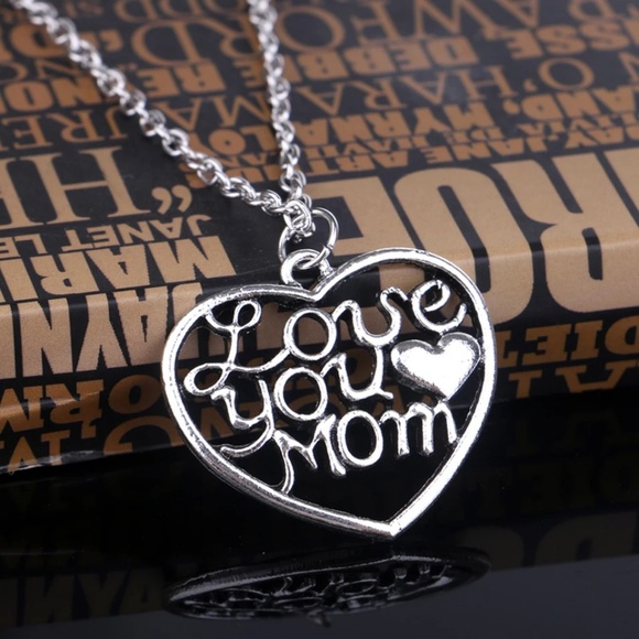 6/$30 New Love You Mom Pendant Necklace - Picture 2 of 2